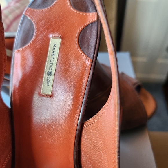 Max Studio Women's open toe slingback all leather shoes, Size 7M - Picture 5 of 8